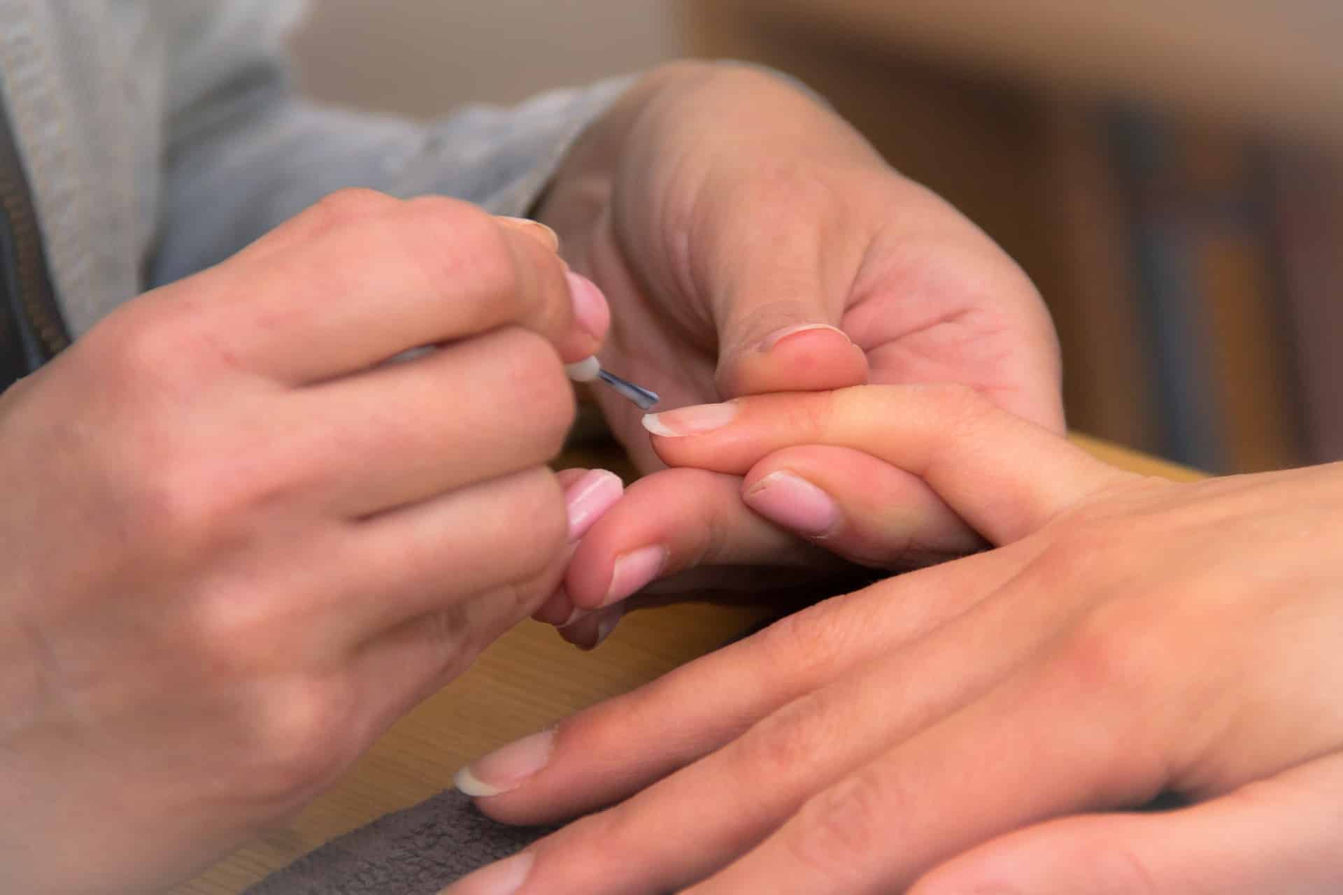 Al momento stai visualizzando Manicure, perché è importante la routine di bellezza per le unghie