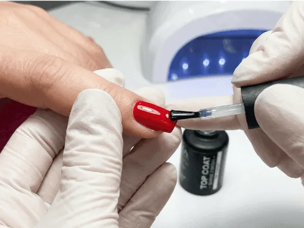 Applicazione top coat lucido