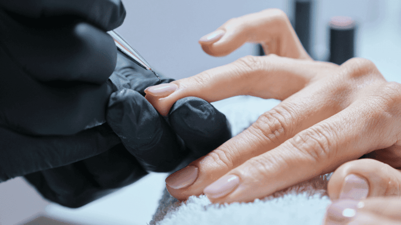 Manicure Estetica: Cos’è, in cosa consiste e come si esegue